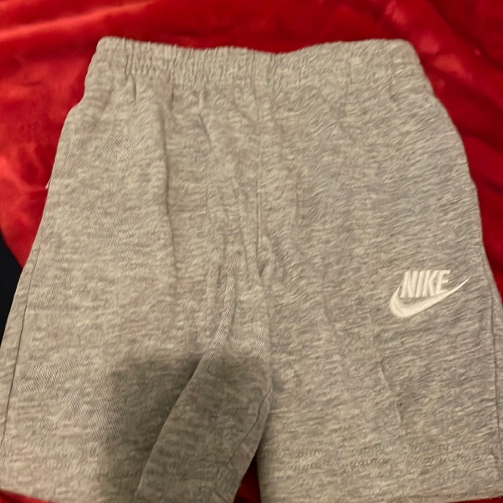 Nike shorts size 4T